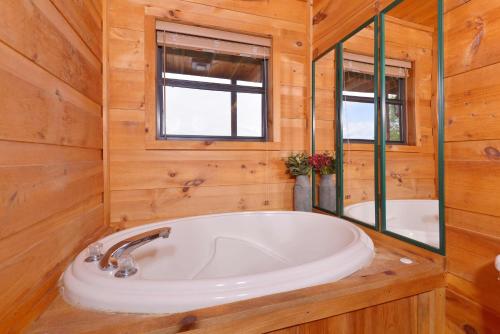 Amazing View #223 - Two Bedroom Cabin Pigeon Forge (TN)