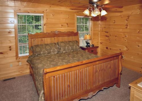Hillbilly Hilton #525 - Five Bedroom Cabin