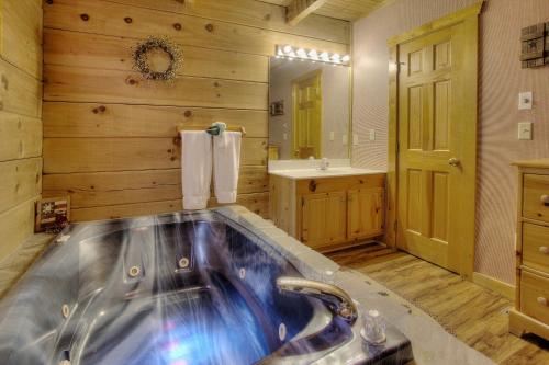 Americana #115 - One Bedroom Cabin Pigeon Forge (TN)
