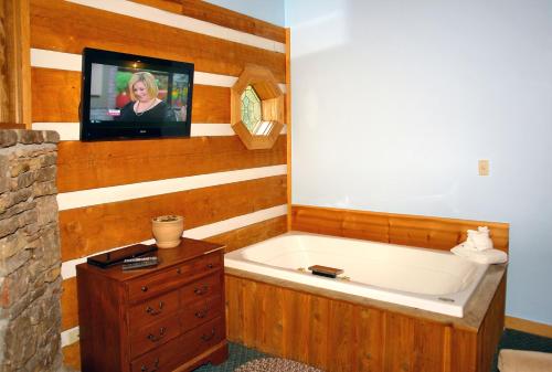 Dream Weaver #1527 - One Bedroom Cabin Gatlinburg (TN)