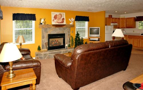 Angel's Roost #1320 - Two Bedroom Cabin Gatlinburg (TN)