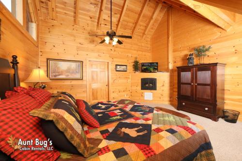 Absolutely Wonderful #304 - Three Bedroom Cabin