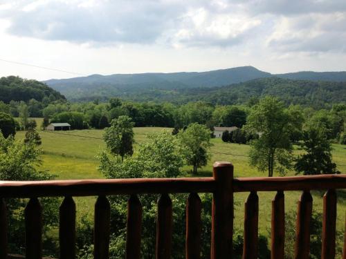 Starry Nights #222 - Two Bedroom Cabin Pigeon Forge (TN)