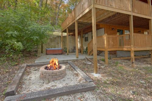 Tranquility Den 210 - Two Bedroom Cabin Pigeon Forge (TN)
