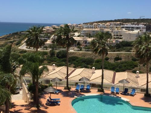  Stunning location - Porto de Mós beach in Lagos