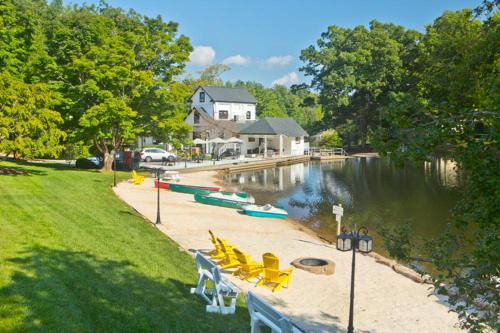 Mill House Lodge - Flat Rock - image 5