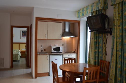 Apartamentos Royal - Apartment - Lloret de Mar