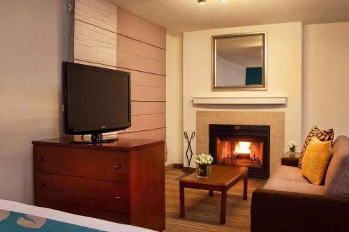 Hawthorn Suites by Wyndham Vienna VA - main image