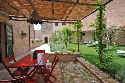  Spello Villa Sleeps 3 Air Con WiFi, Pension in Spello