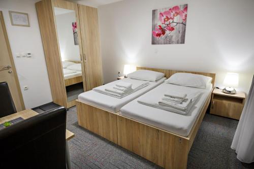Hostel Mali Pariz - image 9