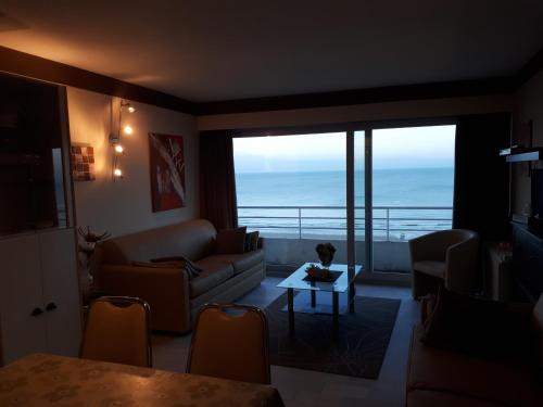  studio beach- and seaview Blankenberge in Blankenberge