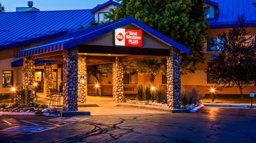 Best Western Plus Eagle Lodge & Suites