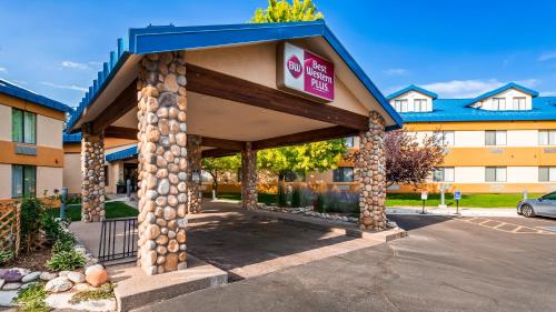 Best Western Plus Eagle Lodge & Suites