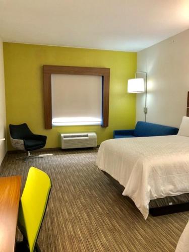 Holiday Inn Express & Suites Longview South I-20, an IHG Hotel