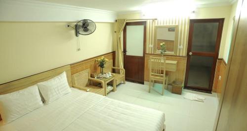 Hoang Giang Homestay Hoang Giang Homestay is a popular choice amongst travelers in Ninh Binh, whether exploring or just passing through. The property offers a high standard of service and amenities to suit the individual 