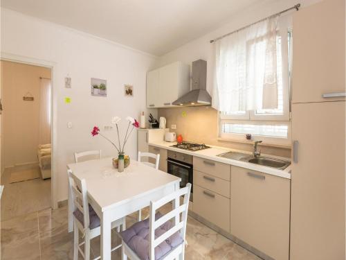  One-Bedroom Apartment in Metkovic in Metković