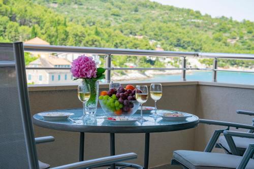  Apartments Linda in Stomorska