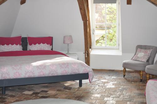 1 queen bed, 1 twin bed, 1 sofa bed