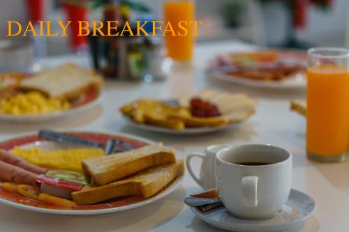 the shades hotel 50 meter beach front - 식음료(F&B)