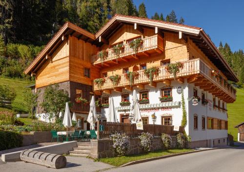  Landgasthof Adler, Hinterhornbach bei Elbigenalp