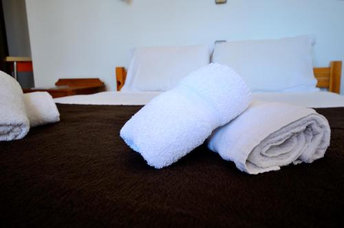 1 double bed, 4 twin beds