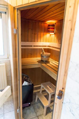 Aloha Beach House in ชาเรนไดเคอ