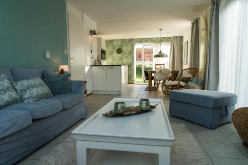  Aloha Beach House in Scharendijke