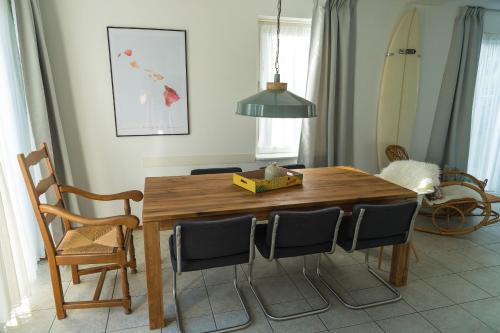 Aloha Beach House in ชาเรนไดเคอ