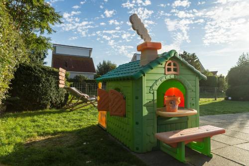 Aloha Beach House in ชาเรนไดเคอ