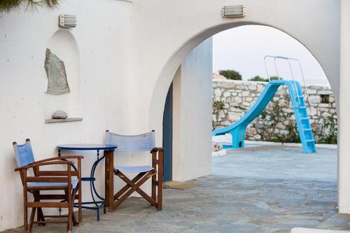  White and blue Villa in Drios