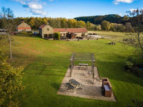 Exterior view, Rawcliffe House Farm Studios, Peaceful North York Moors Retreat in Stape