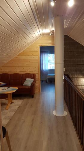 Aurinkolinna 12 in 卡爾瓦拉