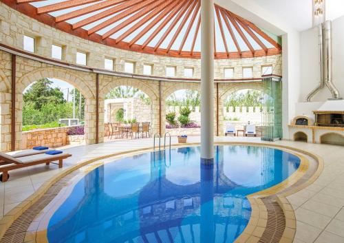  Ptinotrofion Villa Sleeps 6 Pool Air Con WiFi in Ptinotrofíon