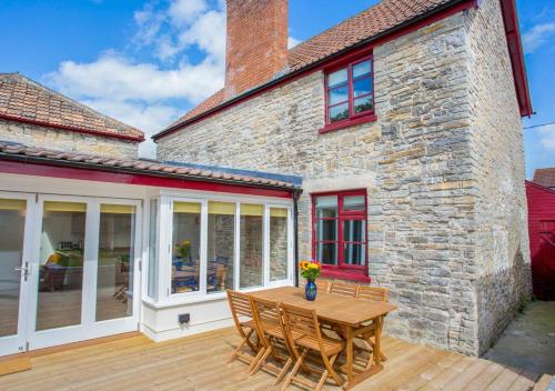 Cossington Villa Sleeps 6 Wifi, , Somerset