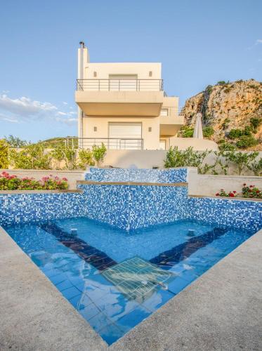  Nopigeia Villa Sleeps 6 Pool Air Con WiFi in 734 00 Nopíyia