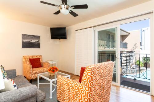 Apartment with Pool View 