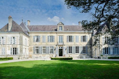 Pogny Chateau Sleeps 32 WiFi gîte à louer La Champagne