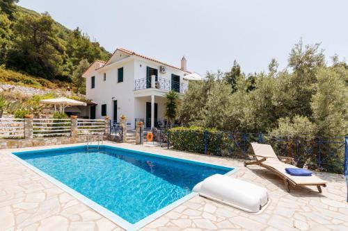  Stafylos Villa Sleeps 7 Pool WiFi in 370 03 Stafylos