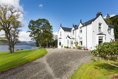 Kilmun Chateau Sleeps 17 Wifi, , Argyll and the Isle of Mull