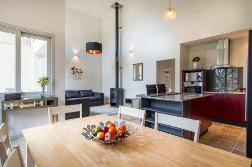 Agnac Villa Sleeps 6 Pool Air Con WiFi gîte à louer Les Roux