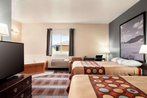 Super 8 by Wyndham Holton - main image