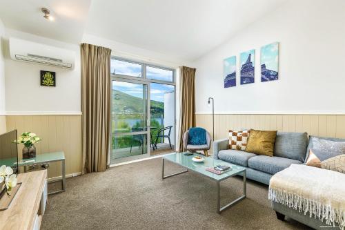 Lake View Greenstone Apartment Two Queenstown