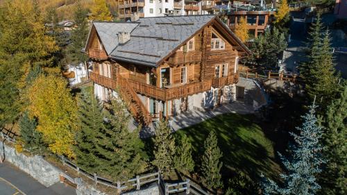 Chalet Snowflake - image 2