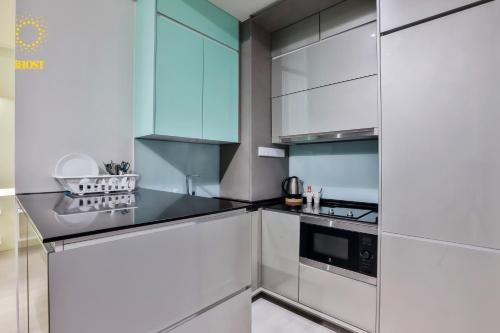 Expressionz 48th floor Sky Pool