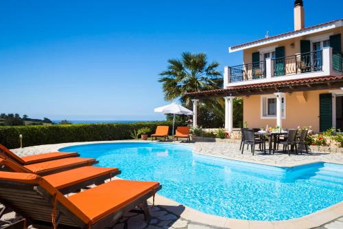  Kleismata Villa Sleeps 6 Pool WiFi, Ferienwohnung in Klísmata