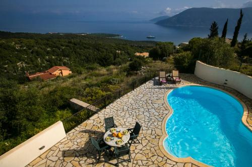  Katsarata Villa Sleeps 4 Pool WiFi in Katsaráta
