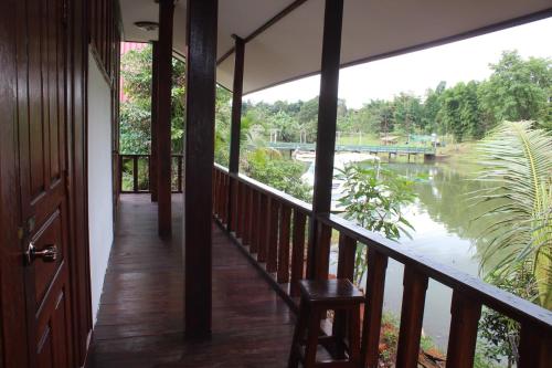 Balcony/terrace, Mind House Bungalow in Kong Lor Cave