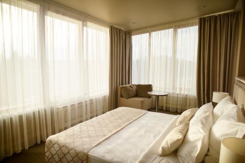 L`Hotel - image 2