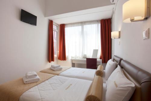 Metropolis Hotel - main image