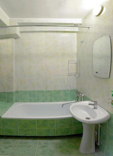 Near the train station! Apartment Tsivileva street 42-1
